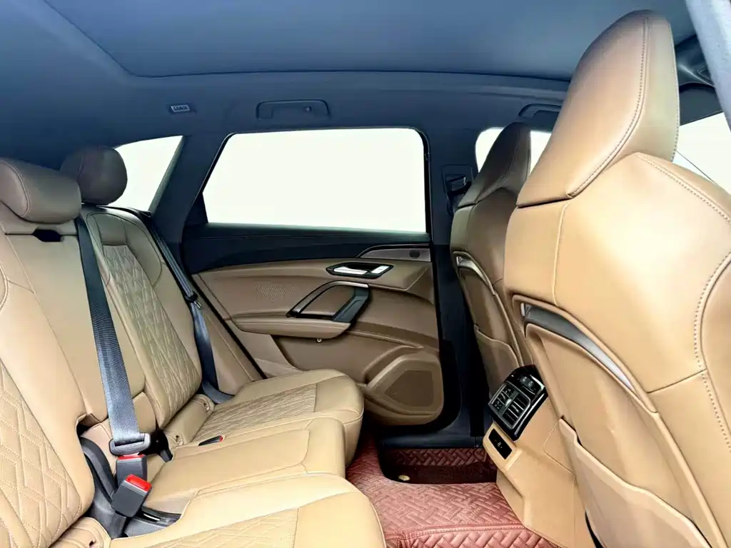 Audi Q5L — миниатюра 7