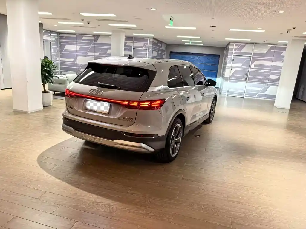 Audi Q5 e-tron — миниатюра 6