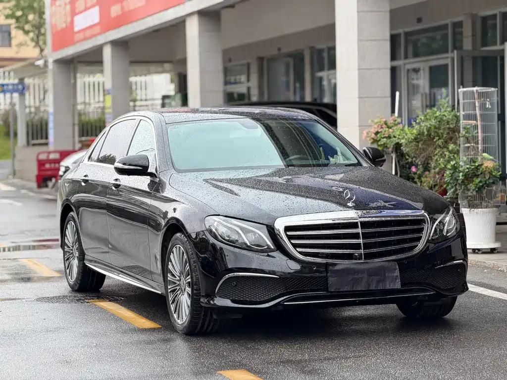 Mercedes-Benz E-Class — миниатюра 5