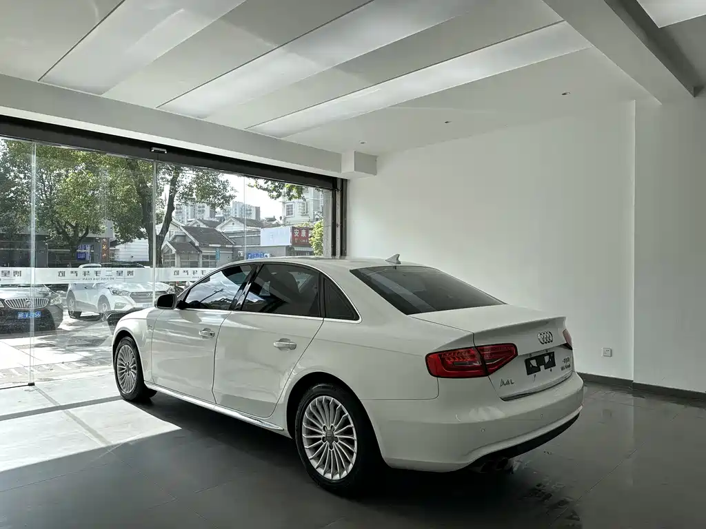 Audi A4L — миниатюра 7