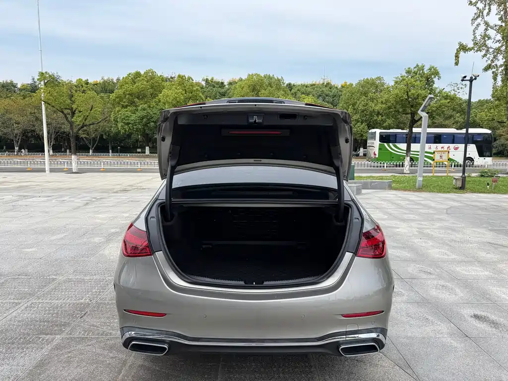 Mercedes-Benz C-Class — миниатюра 7