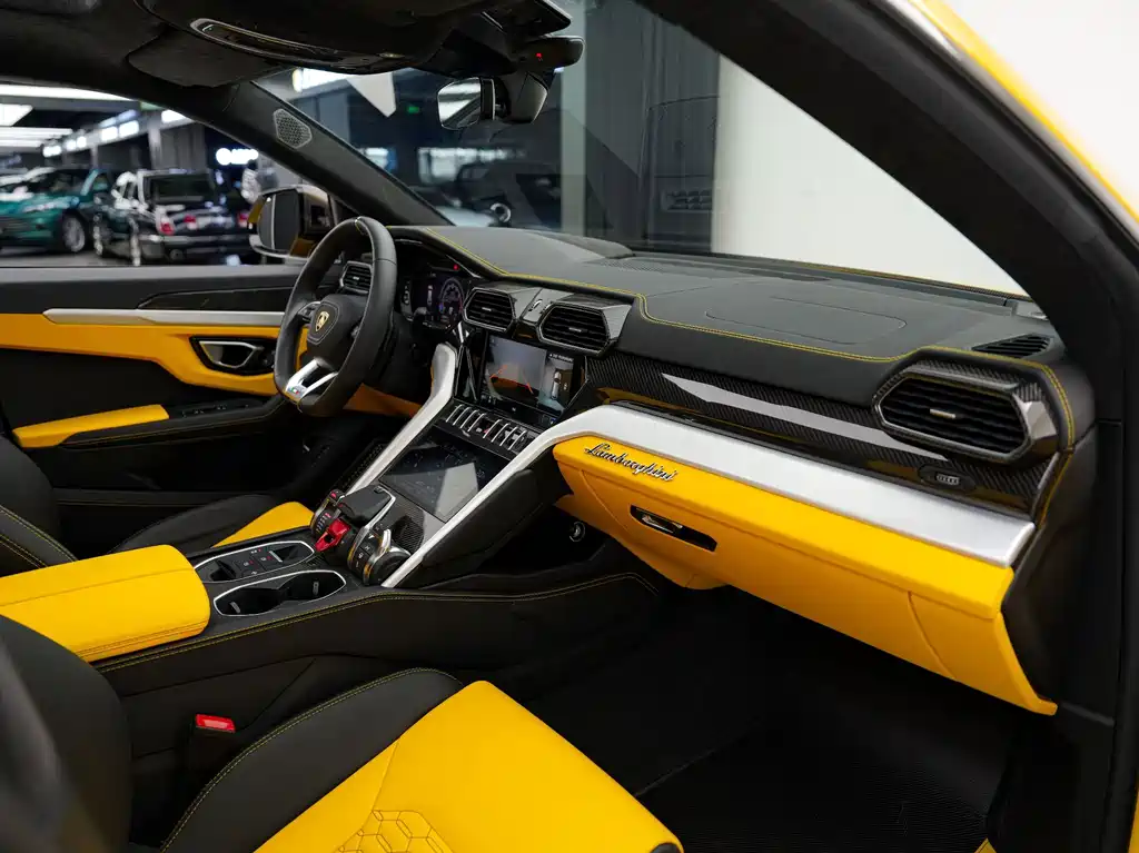 Lamborghini Urus — миниатюра 22