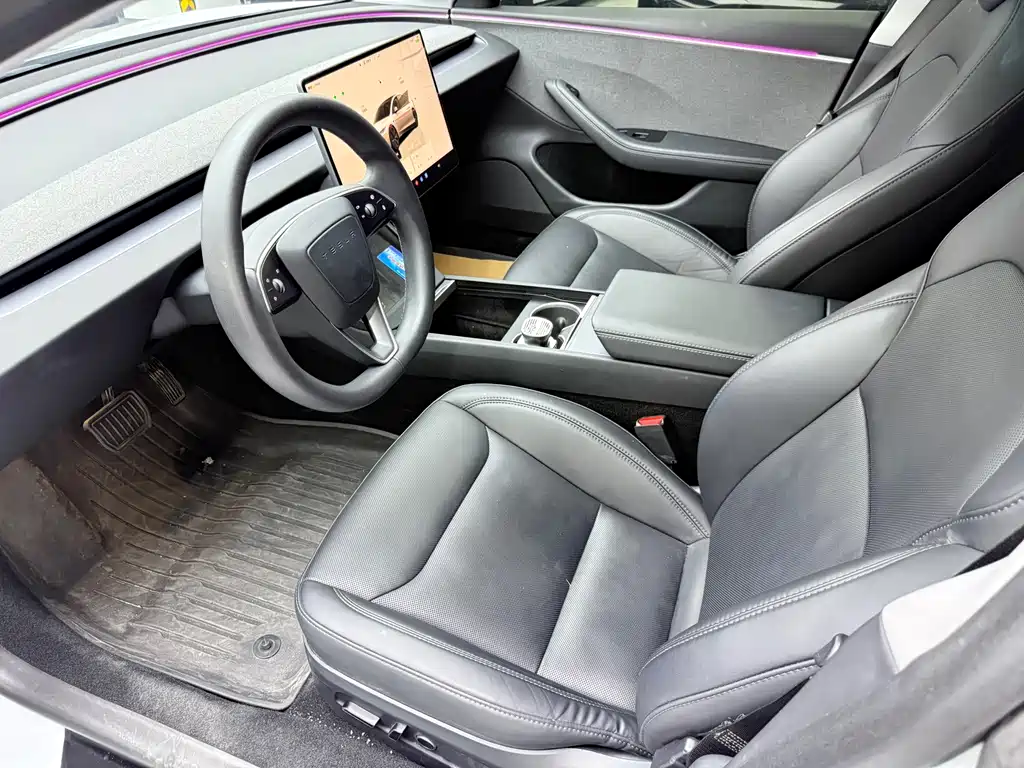 Tesla Model 3 — миниатюра 4