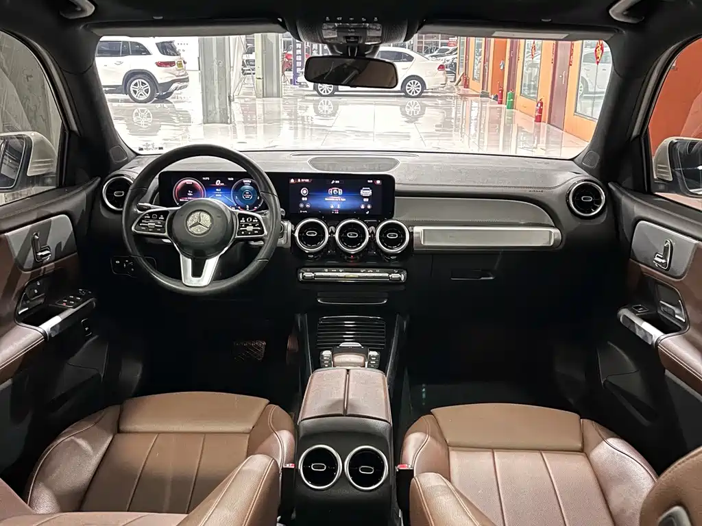 Mercedes-Benz GLB — миниатюра 9