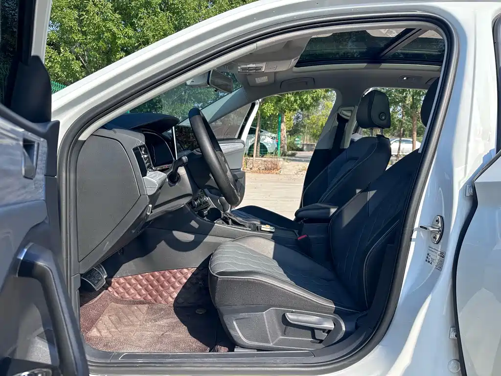 Volkswagen Sagitar — миниатюра 4