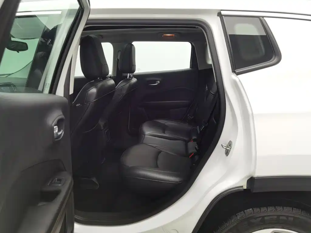 Jeep Compass — миниатюра 15