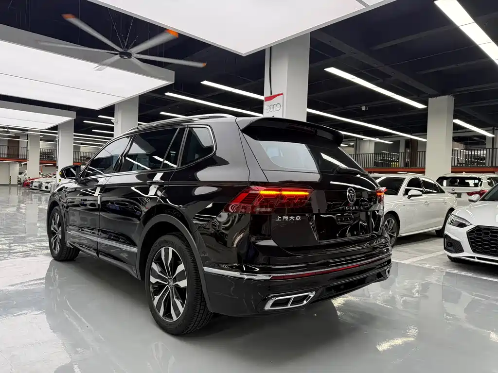 Volkswagen Tiguan L — миниатюра 27
