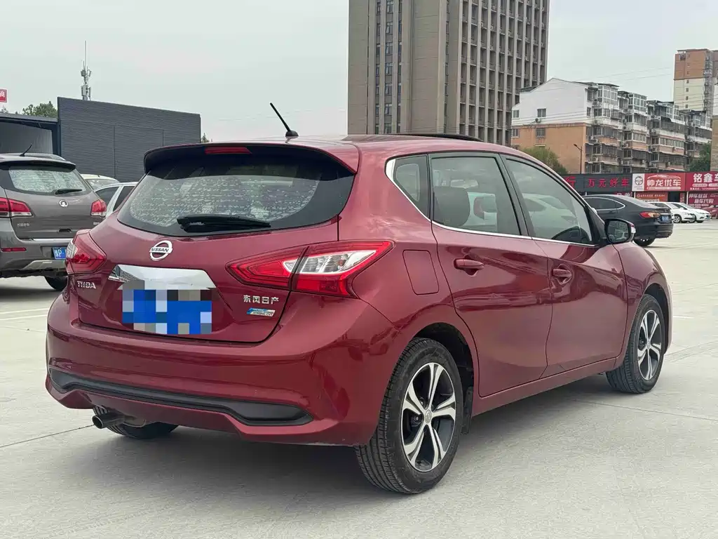 Nissan Tiida — миниатюра 7