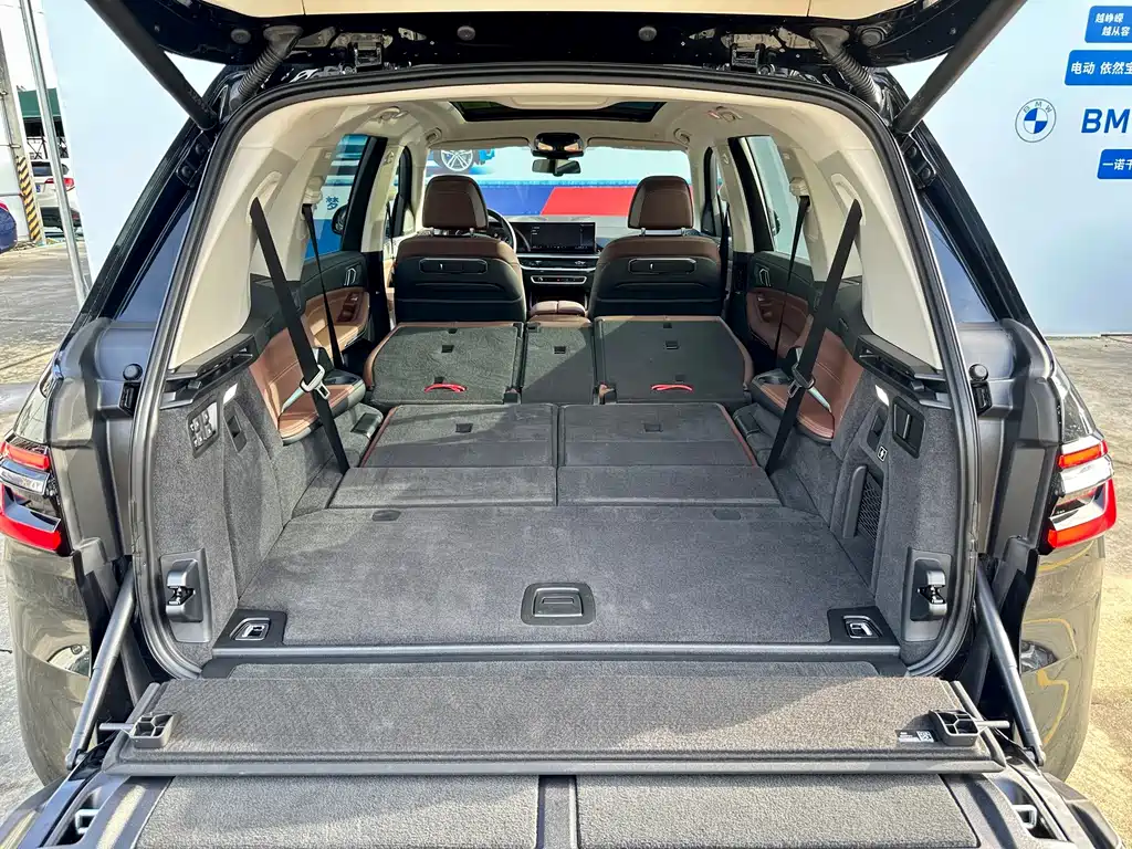 BMW X7 — миниатюра 13