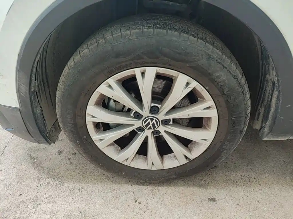 Volkswagen Tiguan L — миниатюра 23