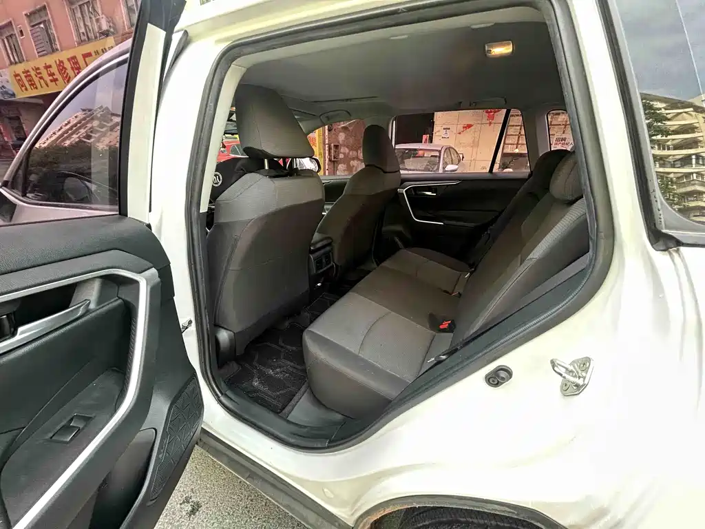 Toyota RAV4 — фотографии объявления, Фото 10