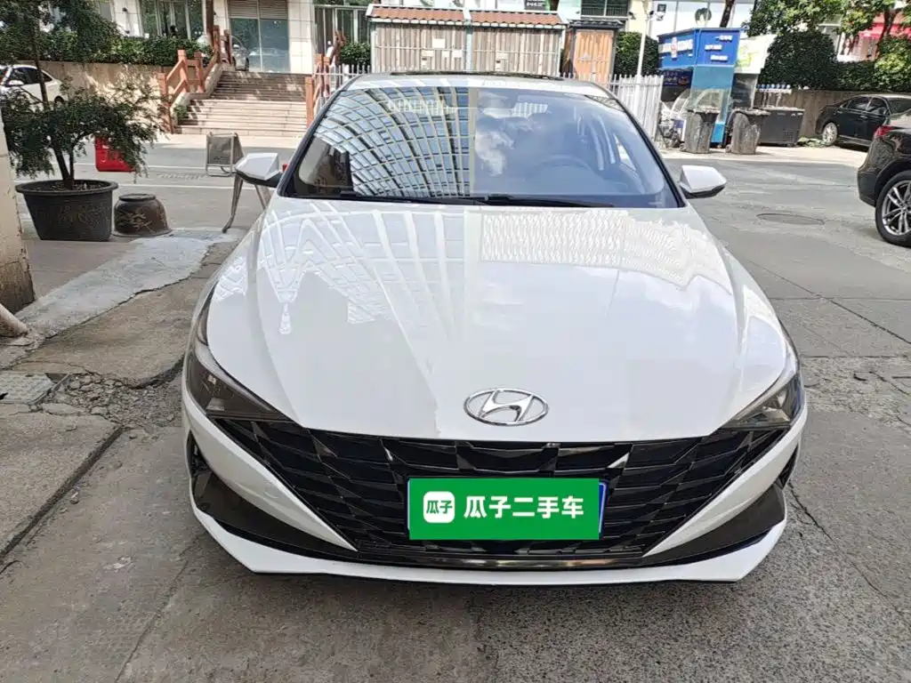 Hyundai Elantra — миниатюра 3