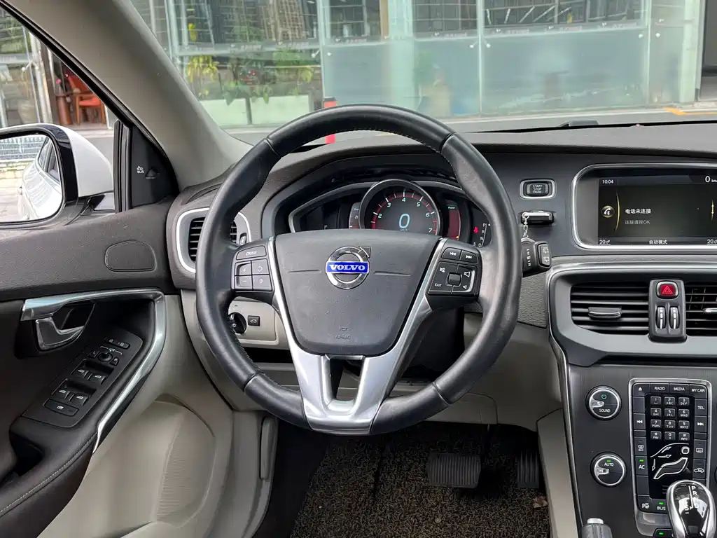 Volvo V40 — миниатюра 19