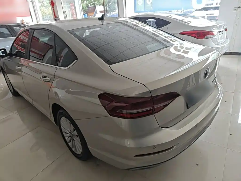 Volkswagen Lavida — миниатюра 5