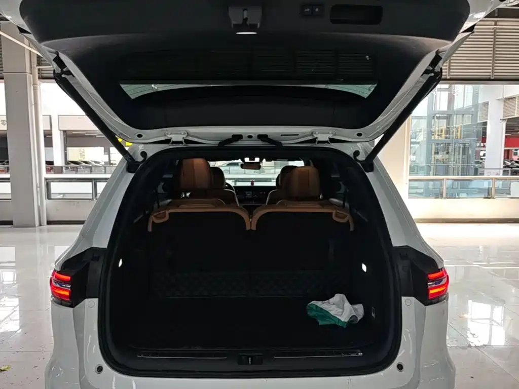 Li Auto Li ONE — миниатюра 19