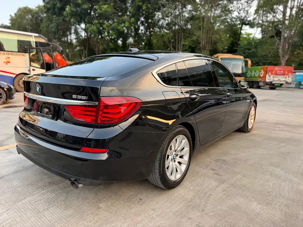 BMW 5 Series GT — миниатюра 19