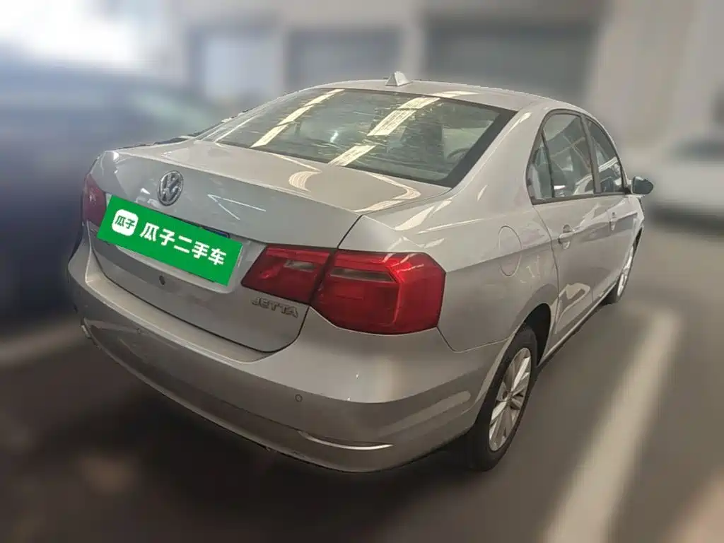 Volkswagen Jetta — миниатюра 10
