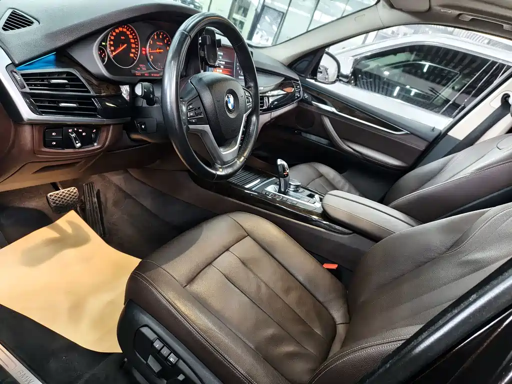 BMW X5 (Import) — миниатюра 10
