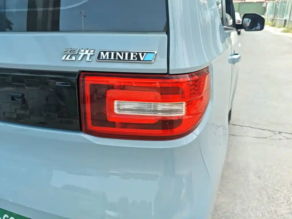 Wuling MINIEV — миниатюра 8