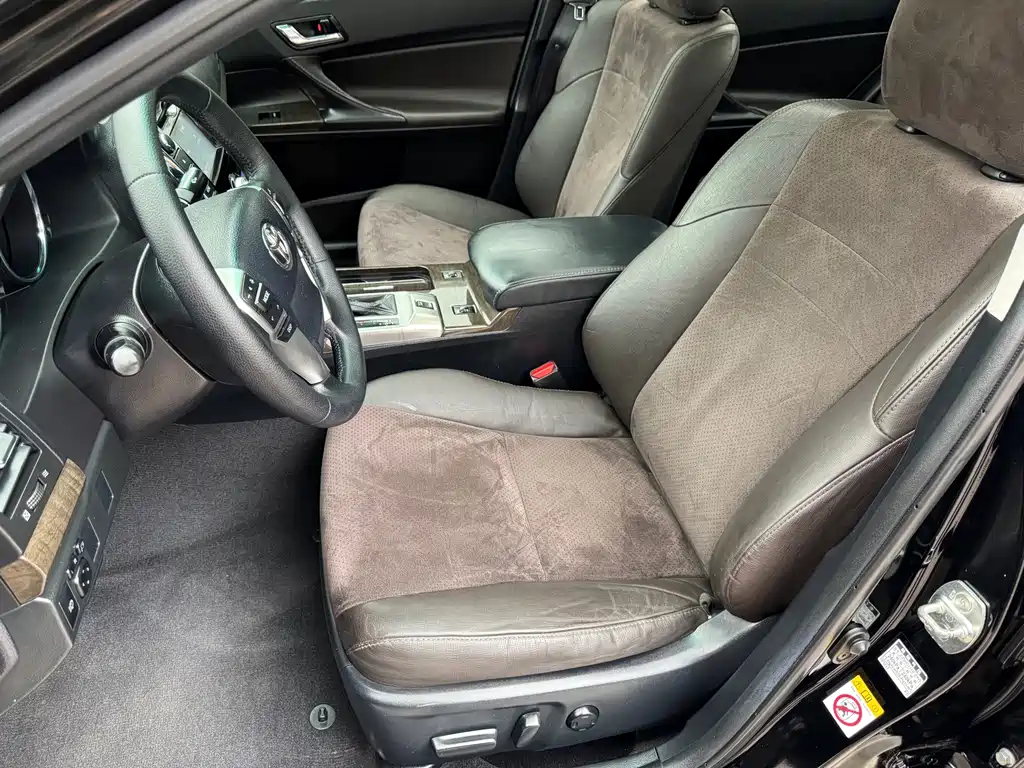 Toyota Reiz — миниатюра 7