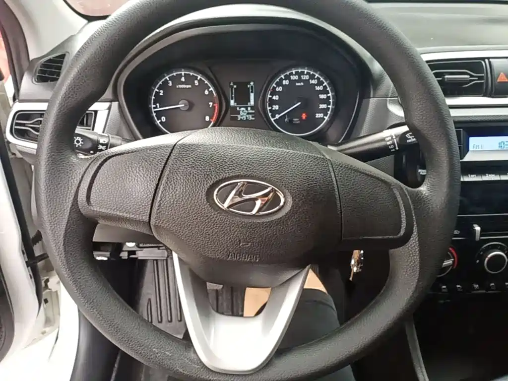 Hyundai Verna — миниатюра 11