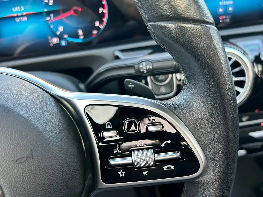 Mercedes-Benz A-Class — миниатюра 11