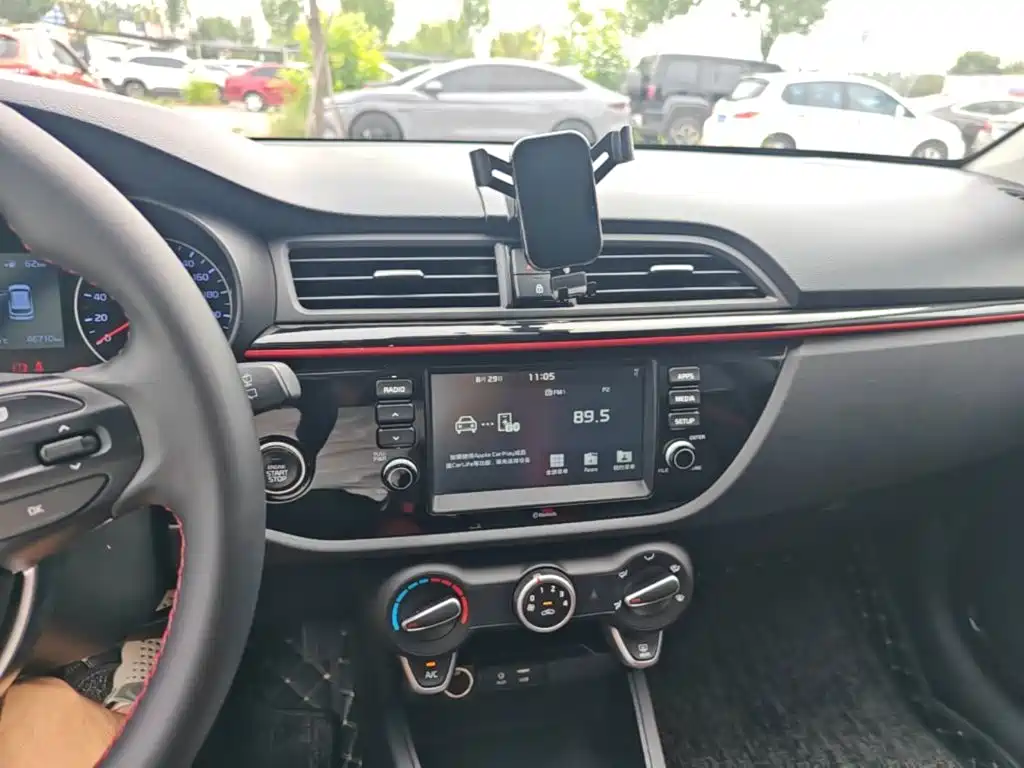Kia KX Cross — миниатюра 13