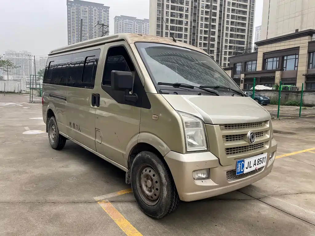 DFSK C37 — миниатюра 5