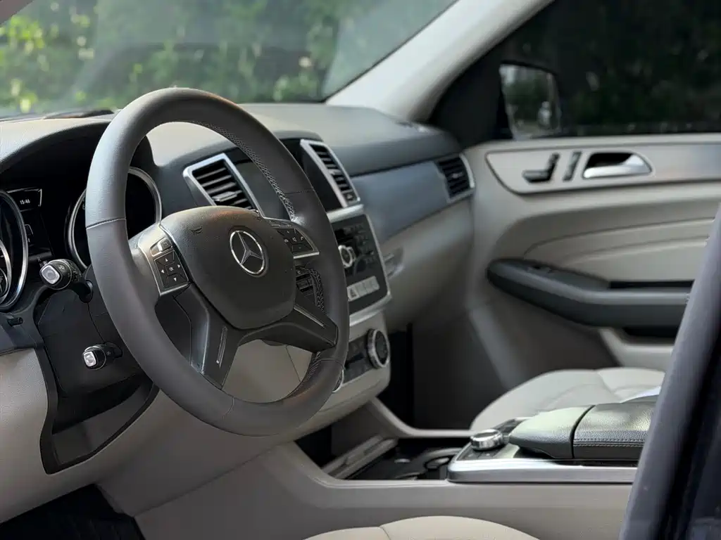 Mercedes-Benz M 2012 ML 300