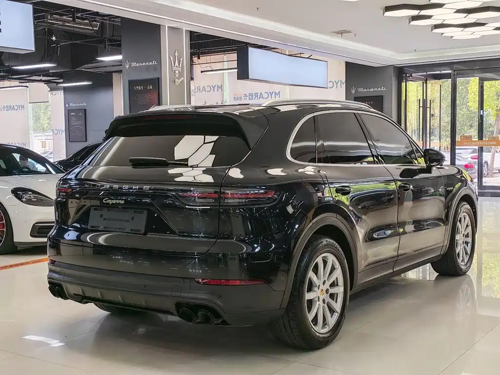 Porsche Cayenne Hybrid — миниатюра 17