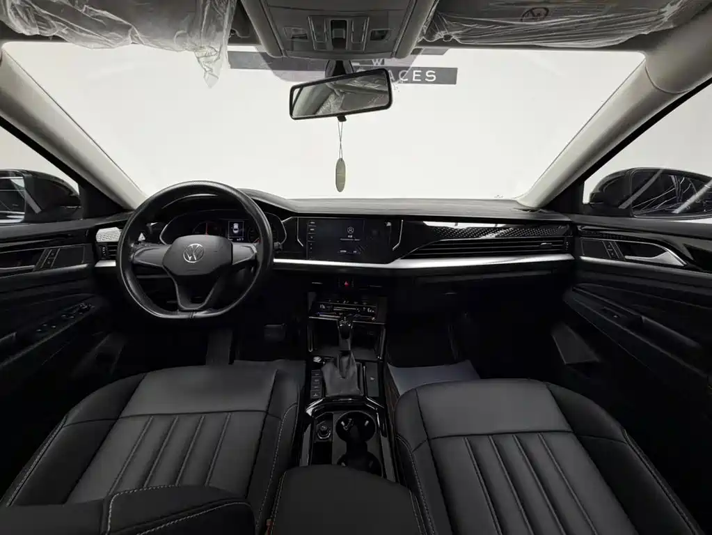 Volkswagen Passat PHEV — миниатюра 12