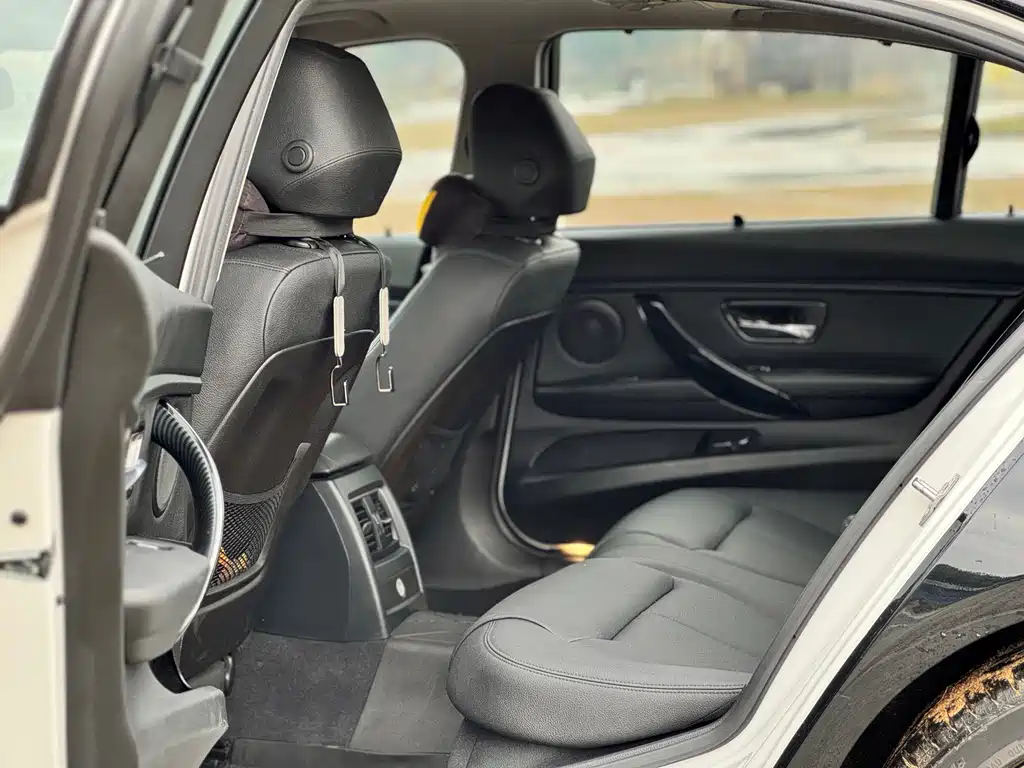 BMW 3 Series — миниатюра 8