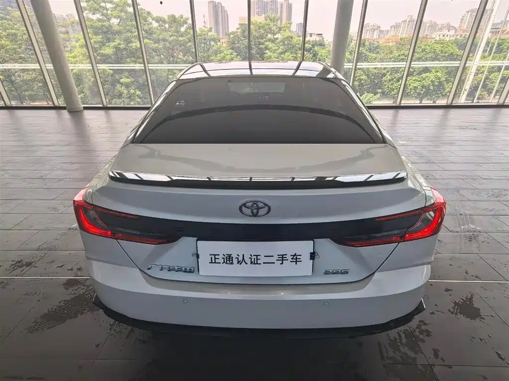 Toyota Camry — миниатюра 14