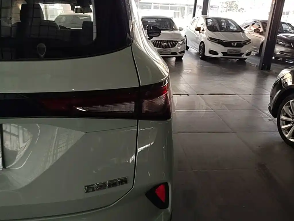 Wuling Xingchen — миниатюра 8