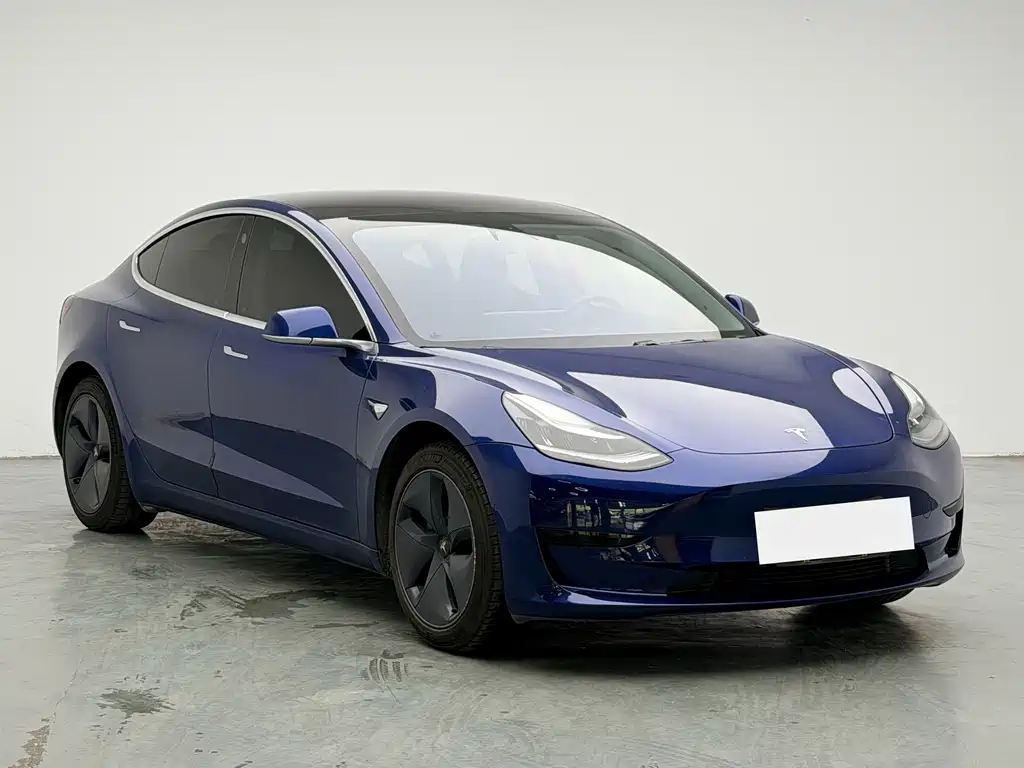Tesla Model 3 — миниатюра 3