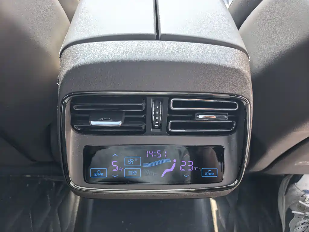BYD Han — миниатюра 12