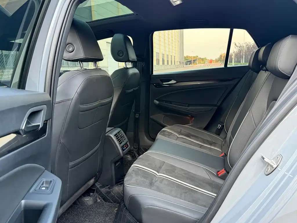 Volkswagen Golf — миниатюра 14