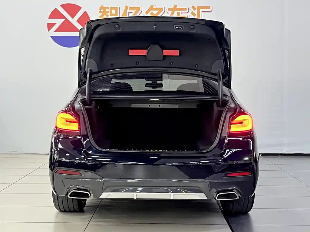 BMW 5 Series — миниатюра 14