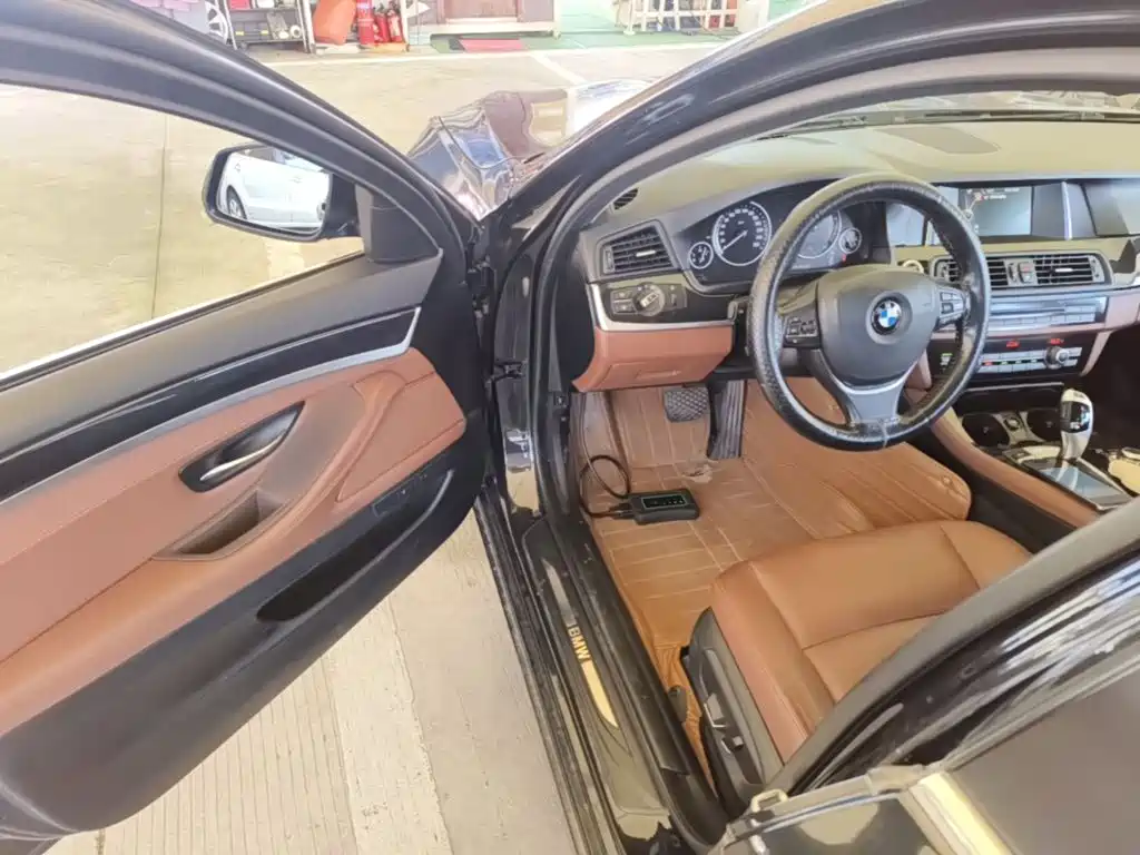BMW 5 Series — миниатюра 16