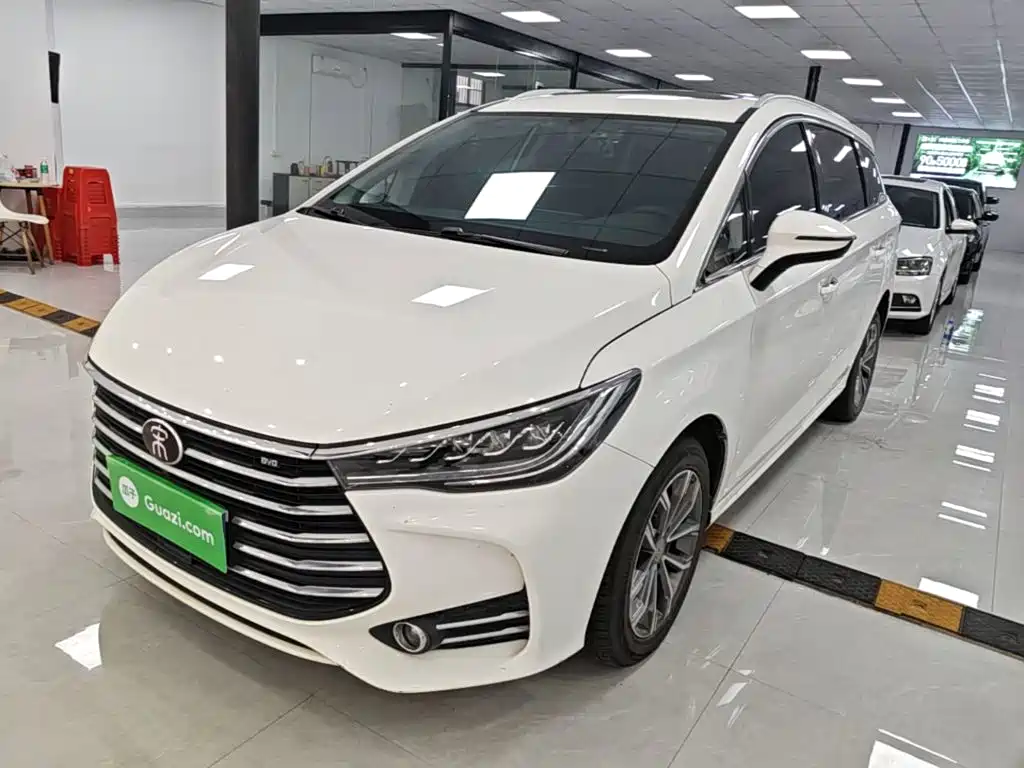 BYD MAX — миниатюра 2