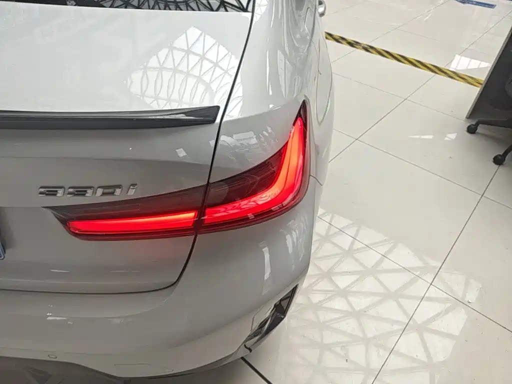 BMW 3 Series — миниатюра 24