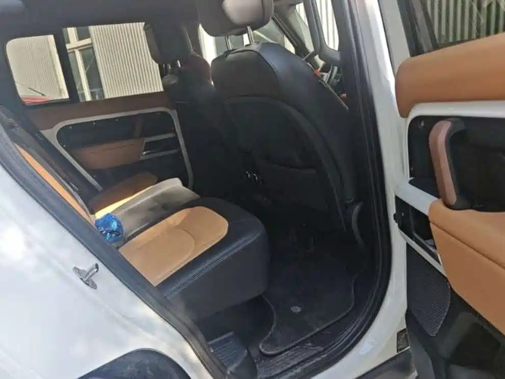 Land Rover Defender — миниатюра 3