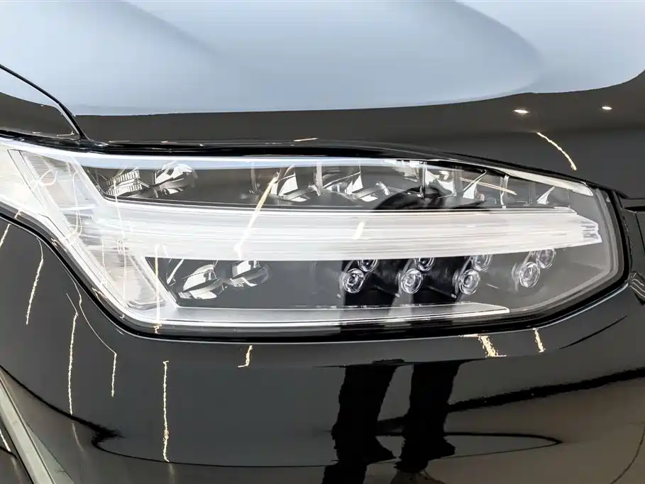 VOLVO XC90 PLUG IN HYBRID