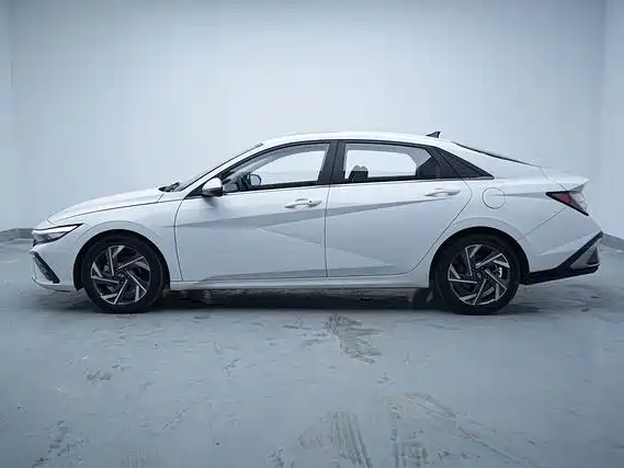 Hyundai Elantra — миниатюра 2