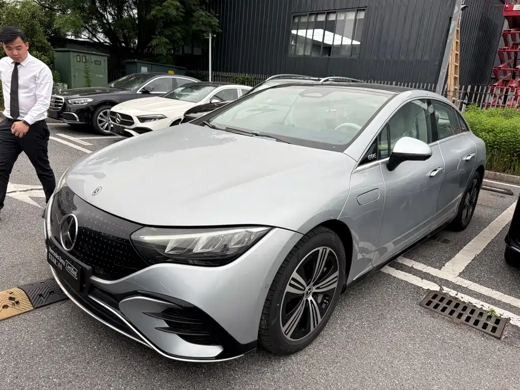 Mercedes-Benz EQE 2025