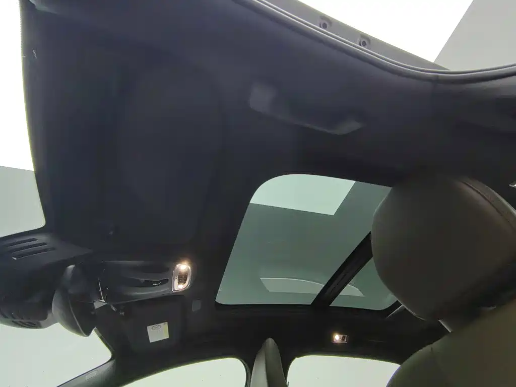 Volvo S90 PHEV — миниатюра 14