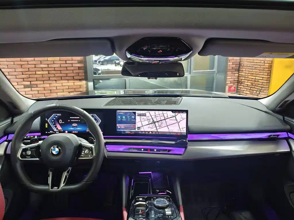 BMW 5 Series — миниатюра 12