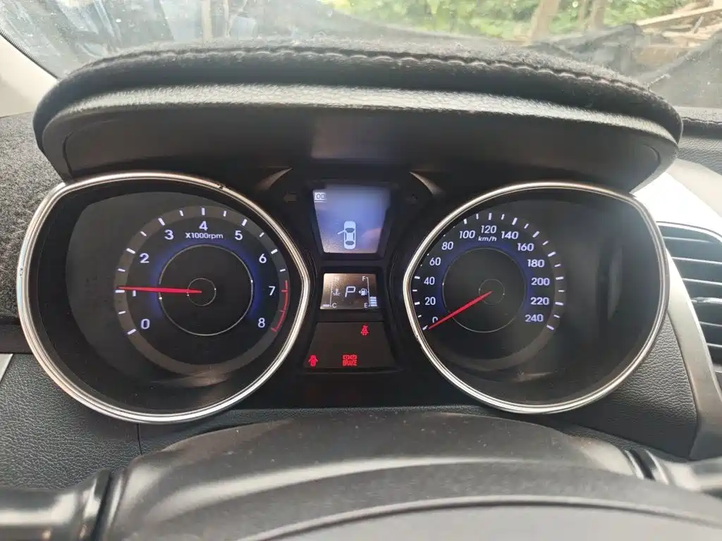 Hyundai Elantra Langdong — миниатюра 4