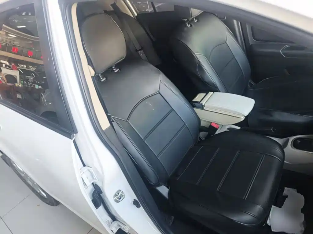 Venucia R50 — миниатюра 25