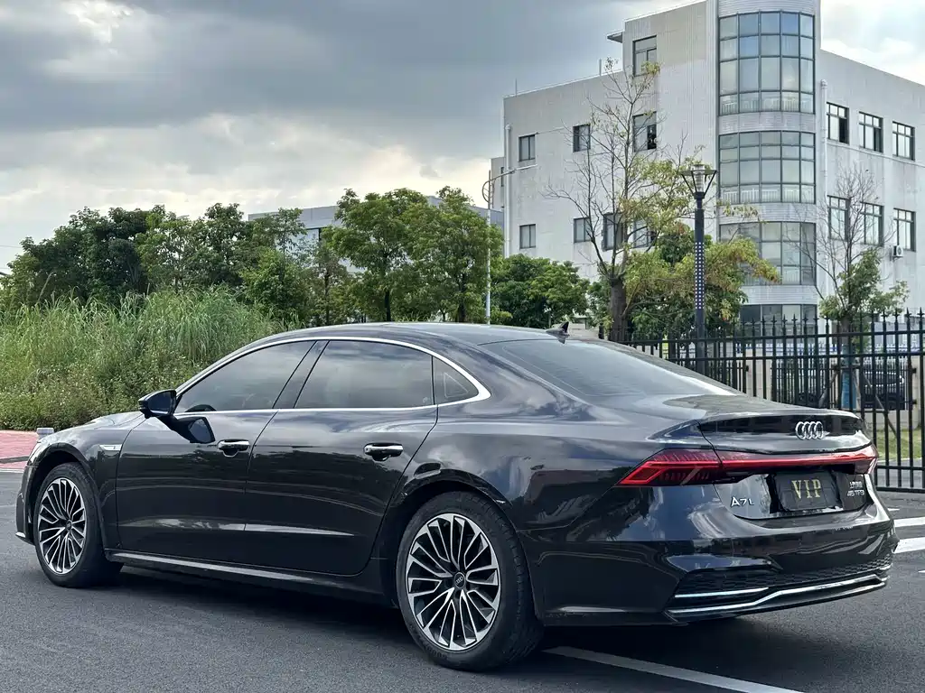 Audi A7L — миниатюра 7